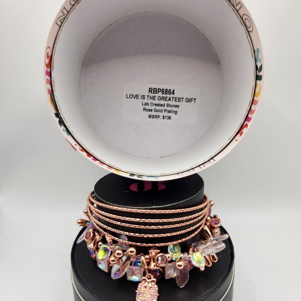 Bomb Party 2023 Holiday Stacks Love Is The Greatest Gift Bracelet RBP6864 NIB - Picture 2 of 8